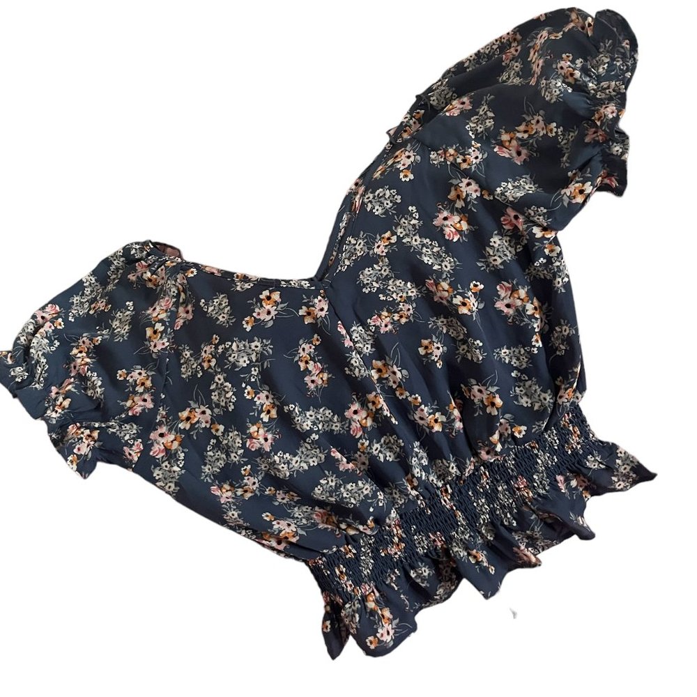 Blue Floral Print Top with Short Sleeves